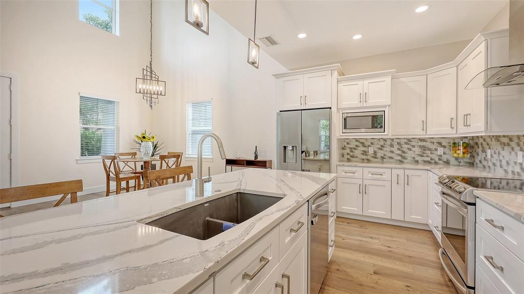 2410 Prospect Street Sarasota, FL 34239 - Photo 19 of 67