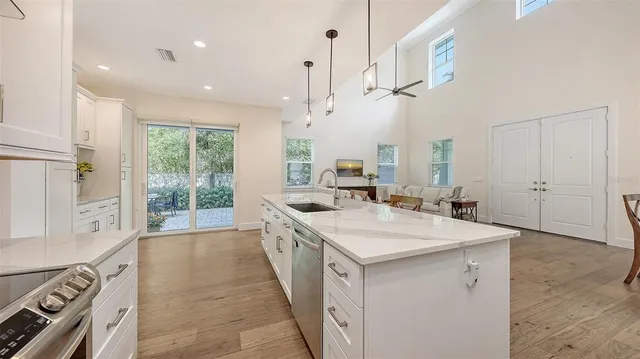 $899,000 | 2410 Prospect Street, Sarasota, FL 34239