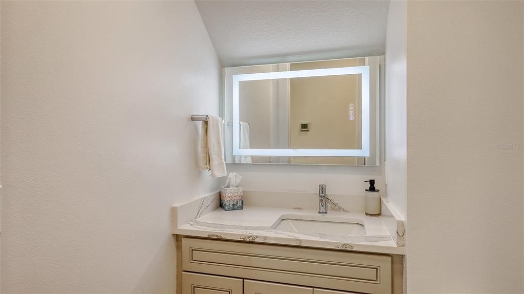 2410 Prospect Street Sarasota, FL 34239 - Photo 23 of 67