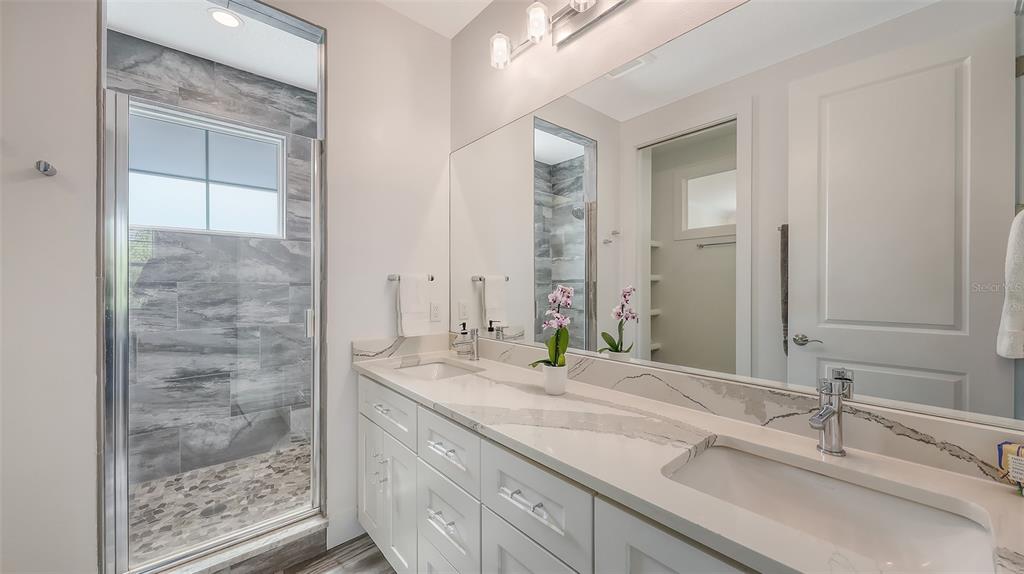 2410 Prospect Street Sarasota, FL 34239 - Photo 29 of 67