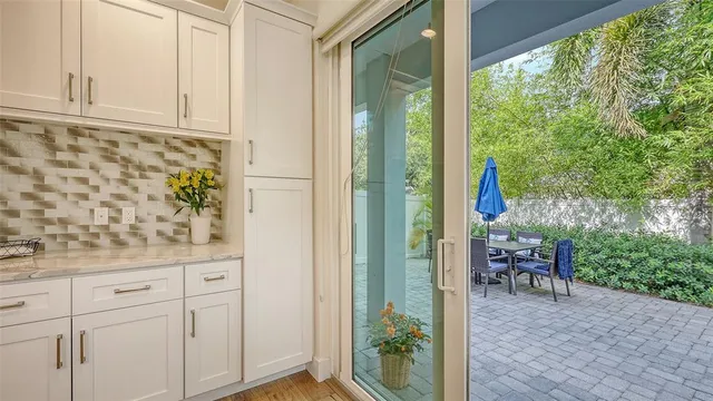 $899,000 | 2410 Prospect Street, Sarasota, FL 34239