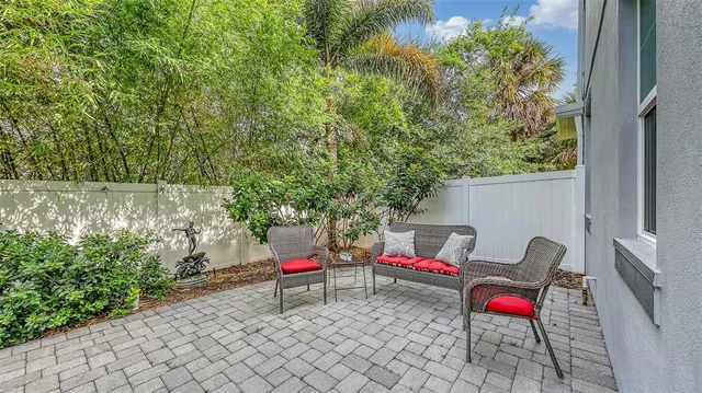 $899,000 | 2410 Prospect Street, Sarasota, FL 34239