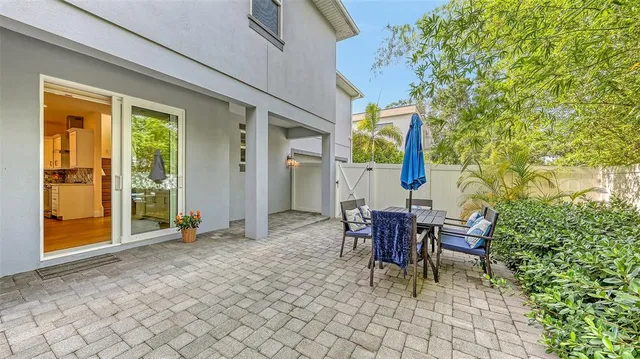 $899,000 | 2410 Prospect Street, Sarasota, FL 34239