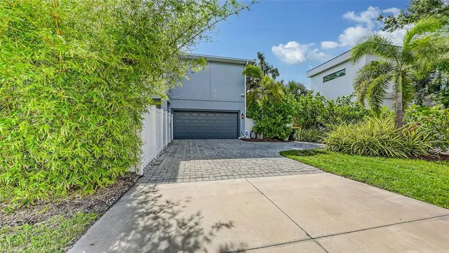 $899,000 | 2410 Prospect Street, Sarasota, FL 34239