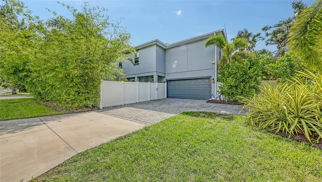 $899,000 | 2410 Prospect Street, Sarasota, FL 34239