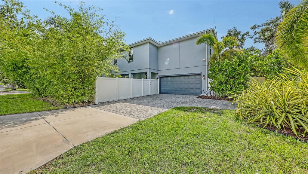 2410 Prospect Street Sarasota, FL 34239 - Photo 48 of 67