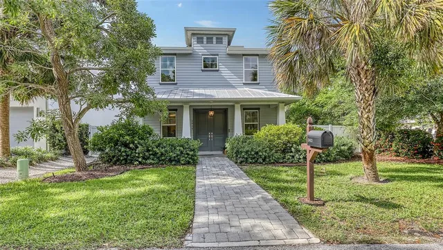$899,000 | 2410 Prospect Street, Sarasota, FL 34239