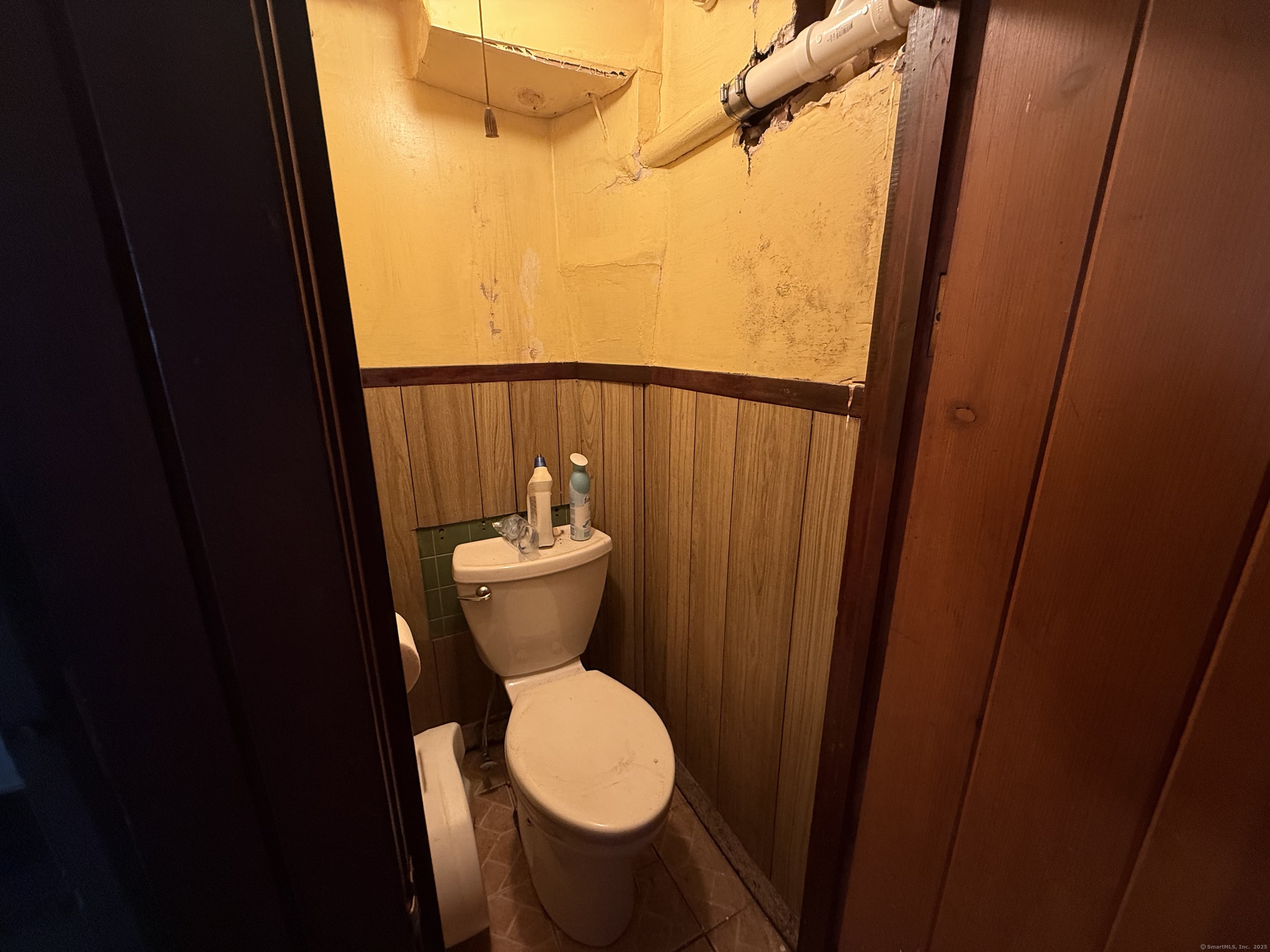 59 Addison Street Waterbury, CT 06708 - Photo 25 of 33