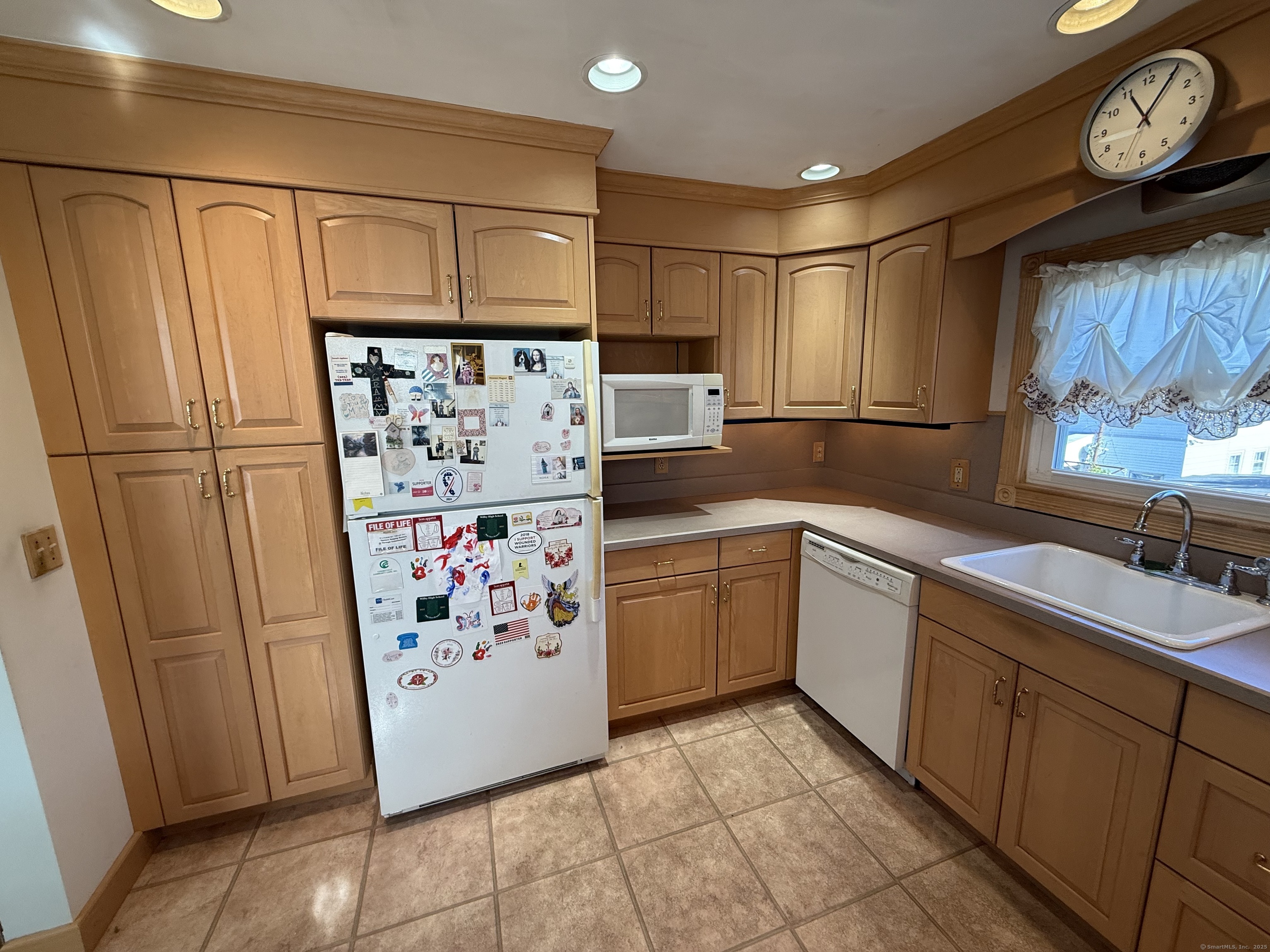 59 Addison Street Waterbury, CT 06708 - Photo 10 of 33