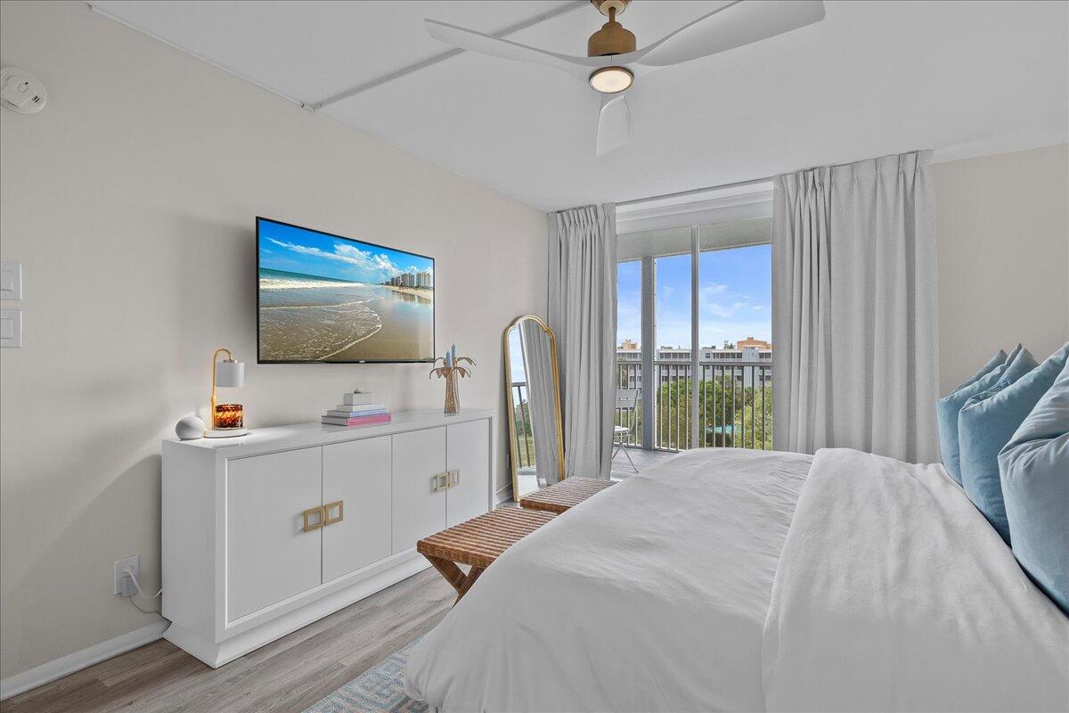 5301 Northwest 2nd Avenue, Unit PHH Boca Raton, FL 33487 - Photo 15 of 31 Primary Bedroom