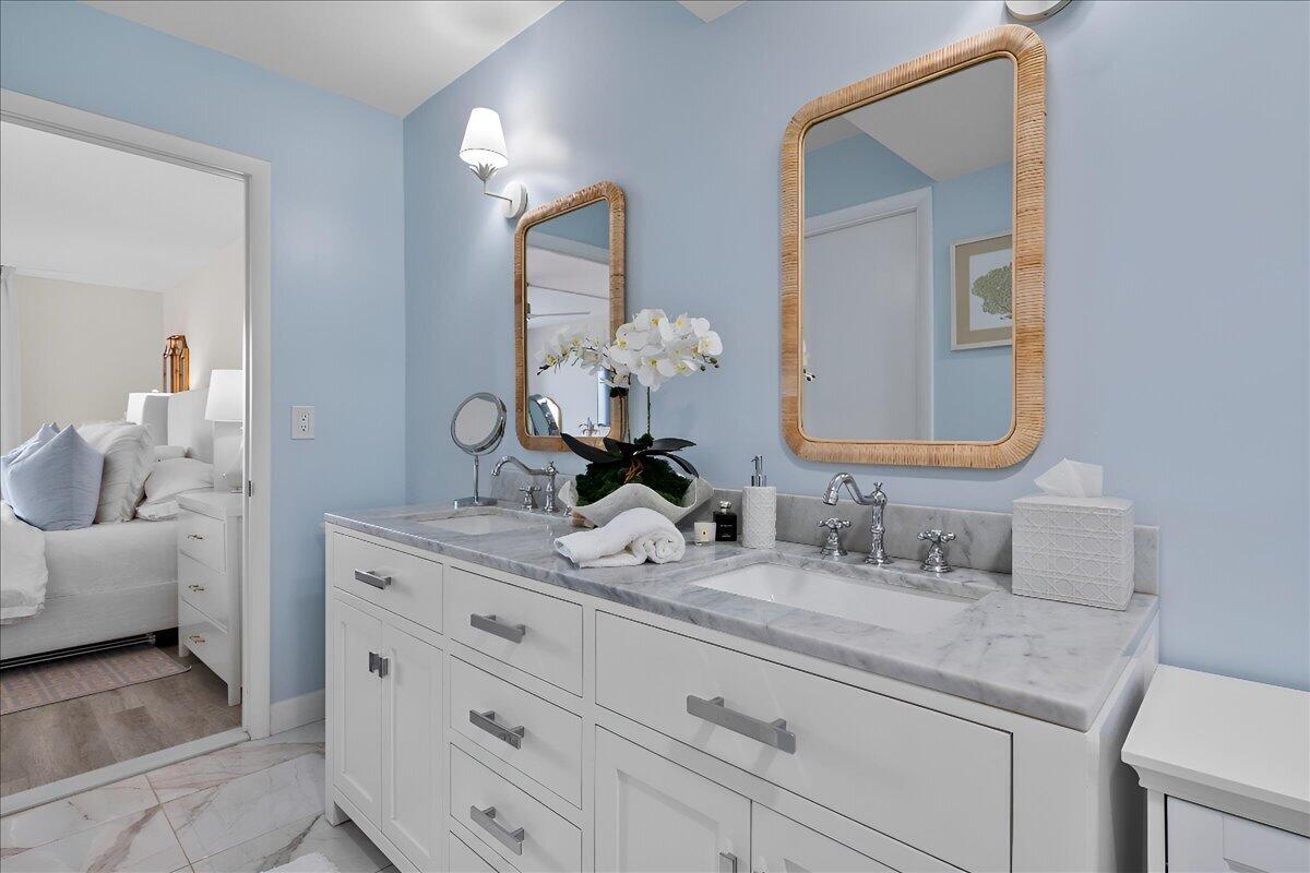 5301 Northwest 2nd Avenue, Unit PHH Boca Raton, FL 33487 - Photo 18 of 31 Primary Bathroom