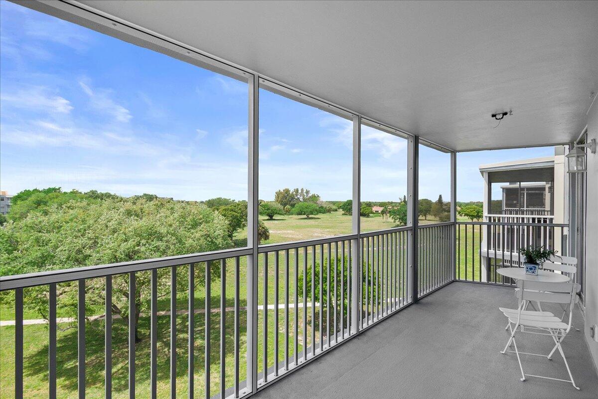5301 Northwest 2nd Avenue, Unit PHH Boca Raton, FL 33487 - Photo 22 of 31 Screened Balcony