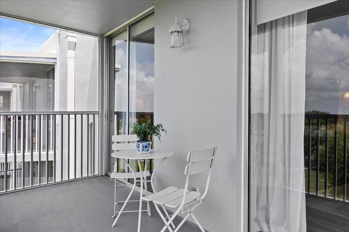 5301 Northwest 2nd Avenue, Unit PHH Boca Raton, FL 33487 - Photo 24 of 31 Screened Balcony