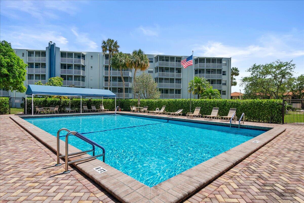 5301 Northwest 2nd Avenue, Unit PHH Boca Raton, FL 33487 - Photo 31 of 31 Community Pool