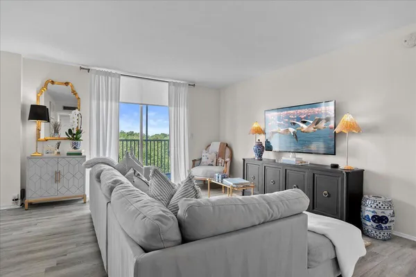 $2,800 | 5301 Northwest 2nd Avenue, Unit PHH, Boca Raton, FL 33487