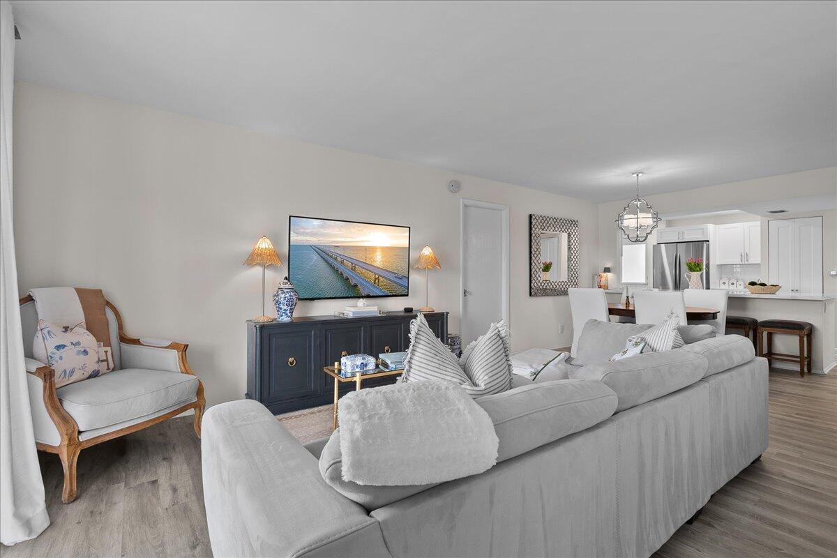 5301 Northwest 2nd Avenue, Unit PHH Boca Raton, FL 33487 - Photo 10 of 31 Living Room