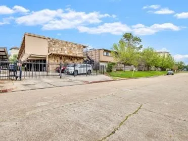 $1,800 | 3809 North Braeswood Boulevard, Unit 14, Houston, TX 77025