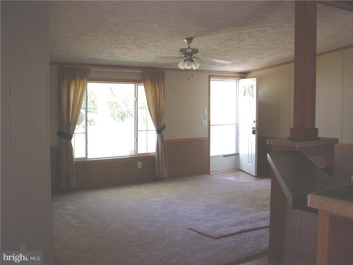 234 Kent Road Williamstown, NJ 08094 - Photo 2 of 8 Living Room