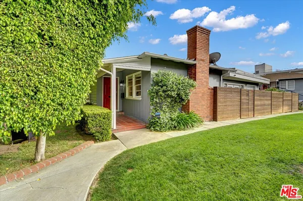 $3,999,999 | 852 11th Street, Santa Monica, CA 90403
