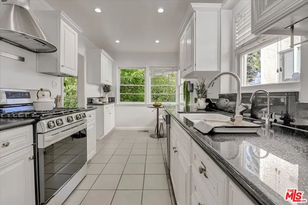 $3,999,999 | 852 11th Street, Santa Monica, CA 90403