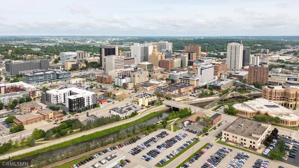 $3,800,000 | 319-325 Broadway Avenue South, Rochester, MN 55904