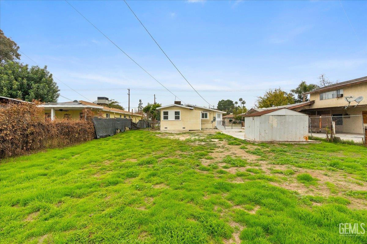 Undisclosed Address Bakersfield, CA 93304 - Photo 17 of 21 a view of a backyard