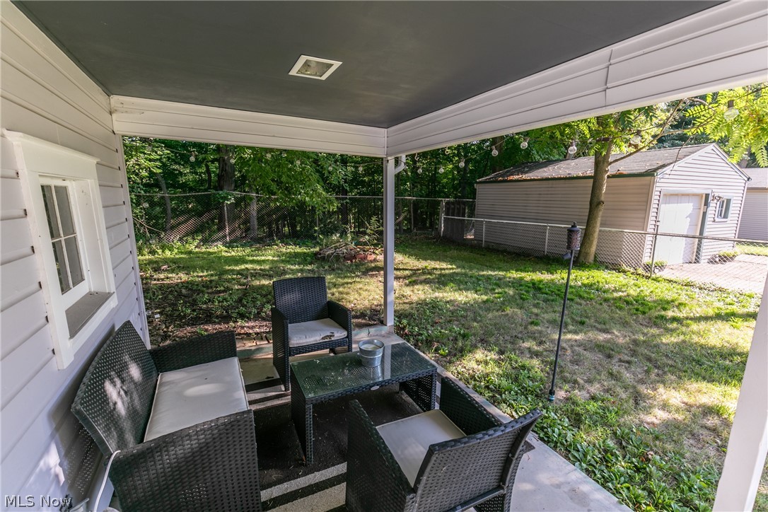 2902 Hearthstone Road Cleveland, OH 44134 - Photo 31 of 35 Gallery Image 31