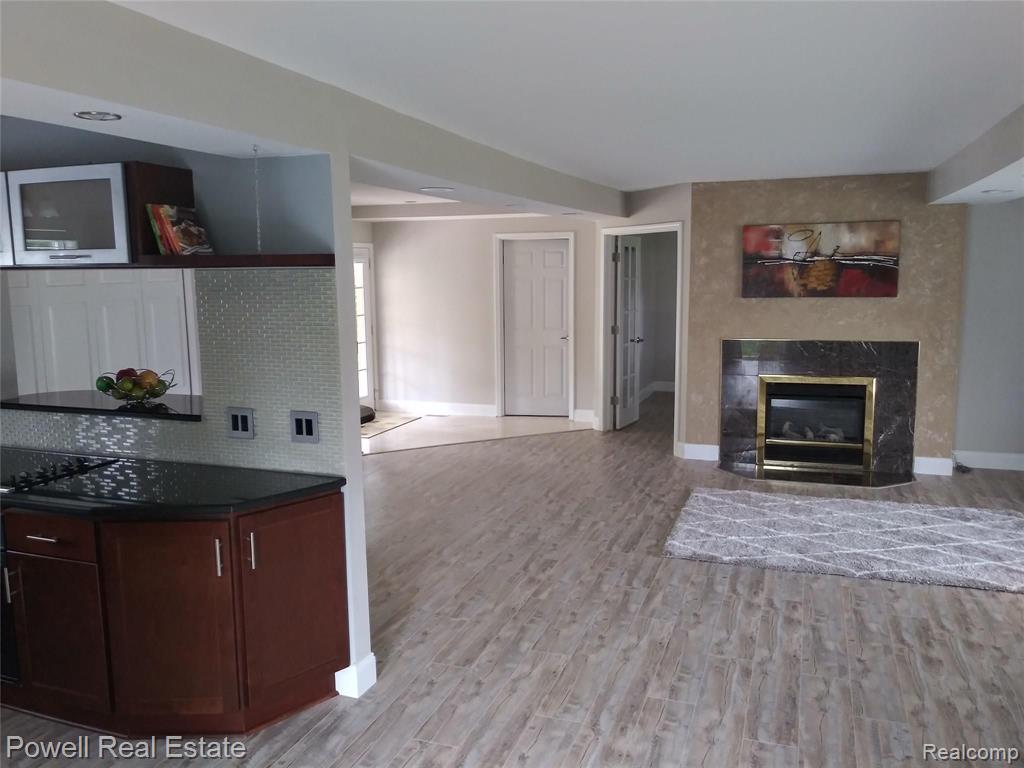 3054 Hessel Avenue Rochester, MI 48307 - Photo 6 of 32