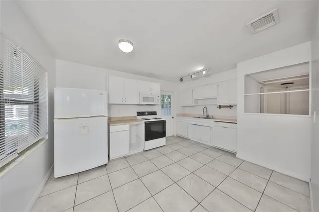 $1,795 | 6912 40th Avenue North, St. Petersburg, FL 33709