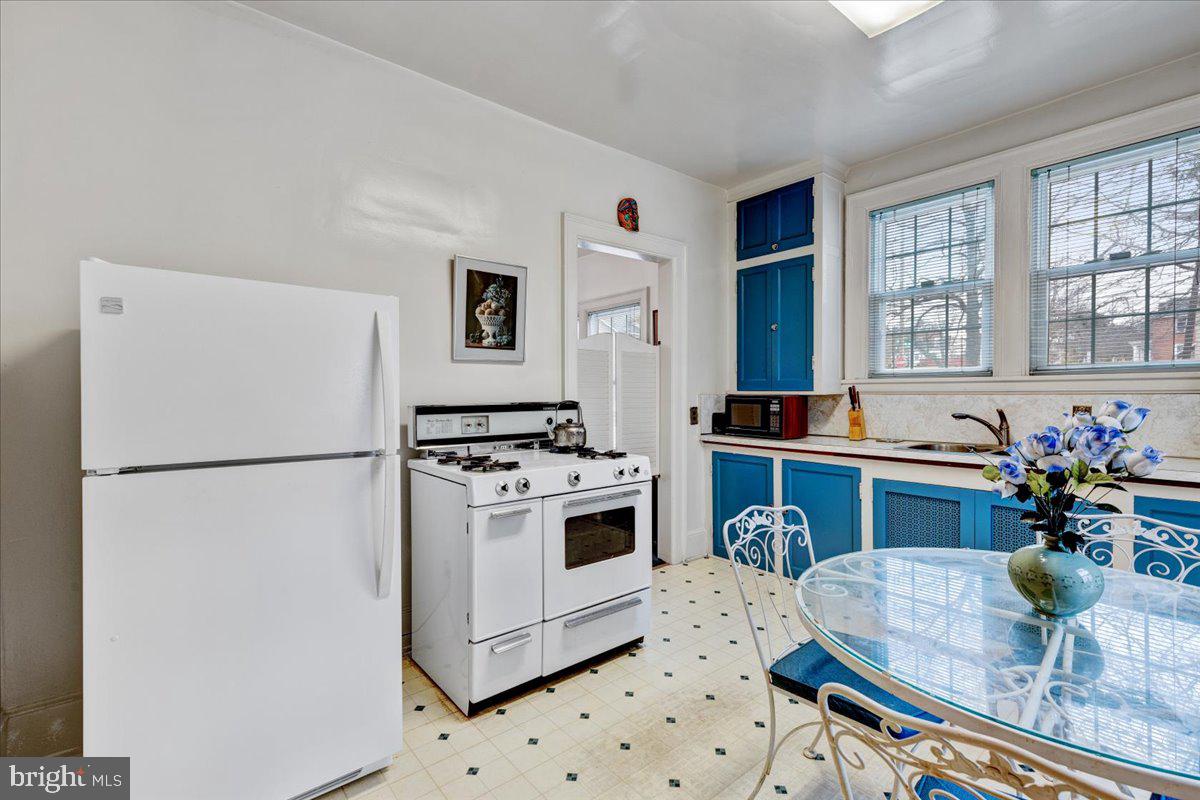2301 Naylor Road Southeast Washington, DC 20020 - Photo 27 of 56 original stove
