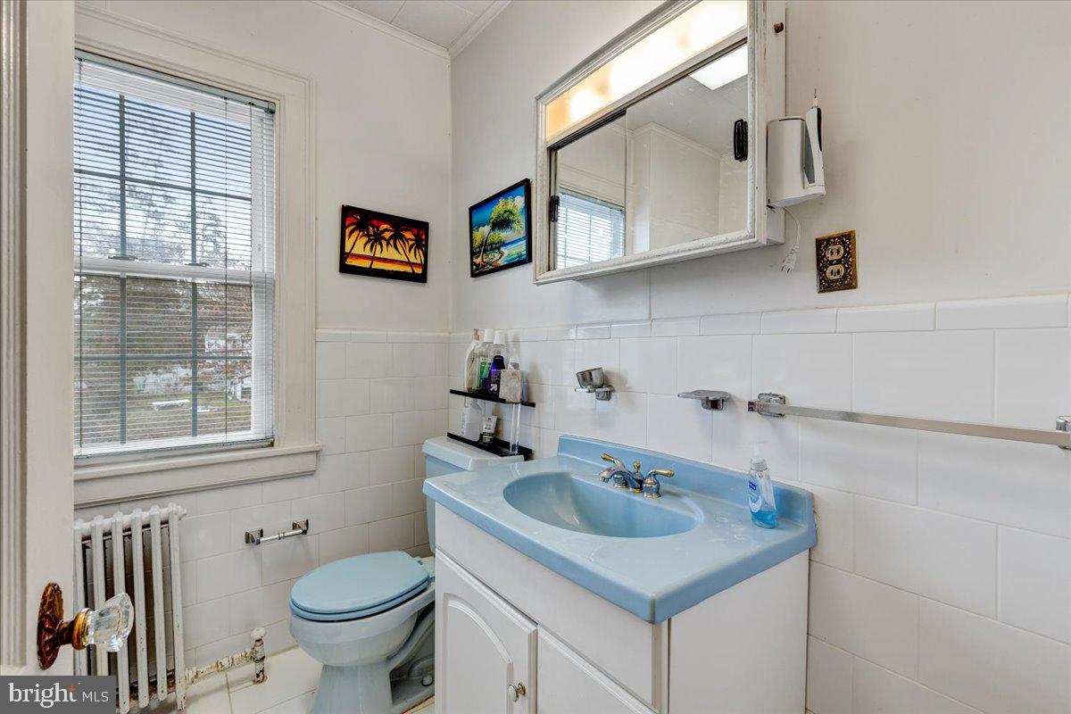 2301 Naylor Road Southeast Washington, DC 20020 - Photo 42 of 56 2nd level Main full bath
