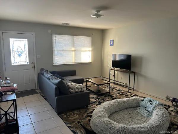 $3,975 | 23 Dalex Court, Glen Cove, NY 11542