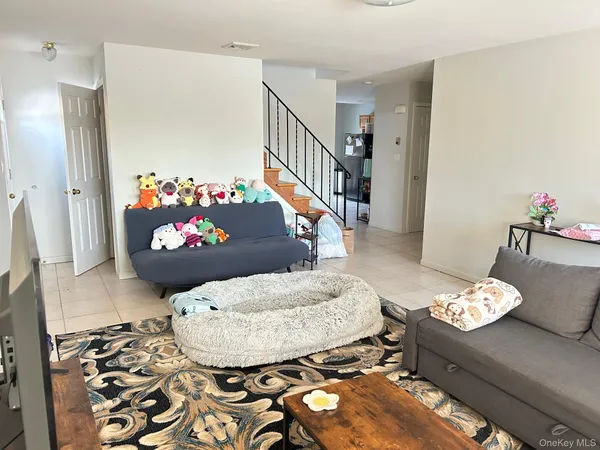 $3,975 | 23 Dalex Court, Glen Cove, NY 11542