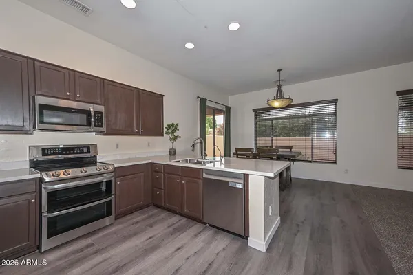 $462,500 | 2210 East Branham Lane, Phoenix, AZ 85042