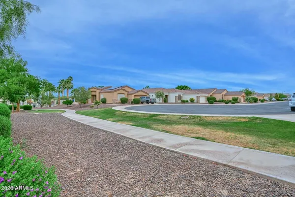 $462,500 | 2210 East Branham Lane, Phoenix, AZ 85042