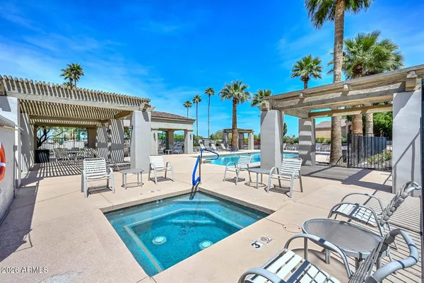 $462,500 | 2210 East Branham Lane, Phoenix, AZ 85042