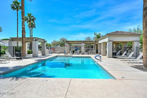 $462,500 | 2210 East Branham Lane, Phoenix, AZ 85042