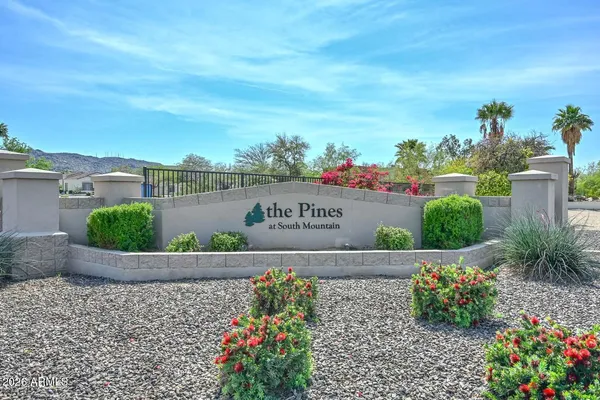 $462,500 | 2210 East Branham Lane, Phoenix, AZ 85042