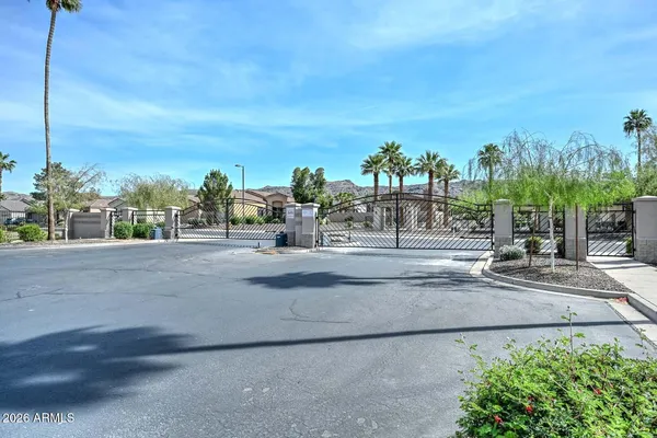 $462,500 | 2210 East Branham Lane, Phoenix, AZ 85042