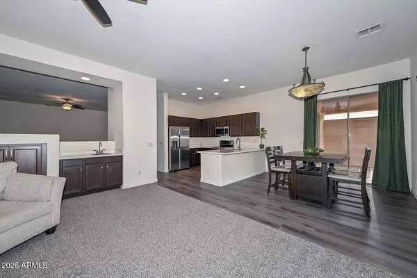 $462,500 | 2210 East Branham Lane, Phoenix, AZ 85042