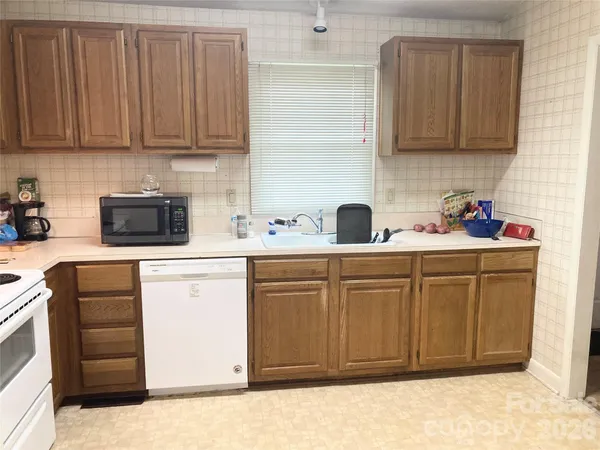 $175,000 | 1300 Larchmont Place, Unit 901, Salisbury, NC 28144