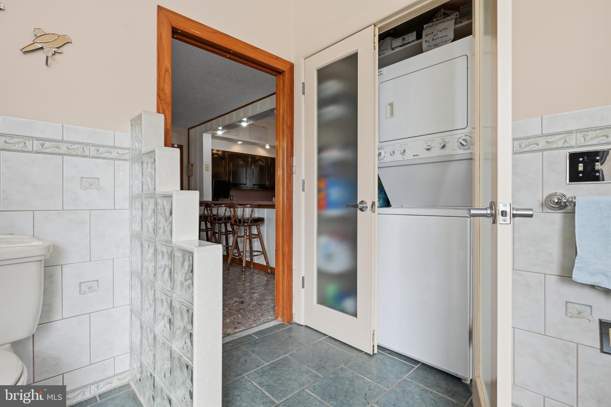 352 Riverside Drive Pasadena, MD 21122 - Photo 31 of 48 a view of bathroom