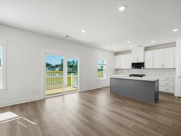 $539,990 | 421 Radiant Blue Way, Summerville, SC 29486