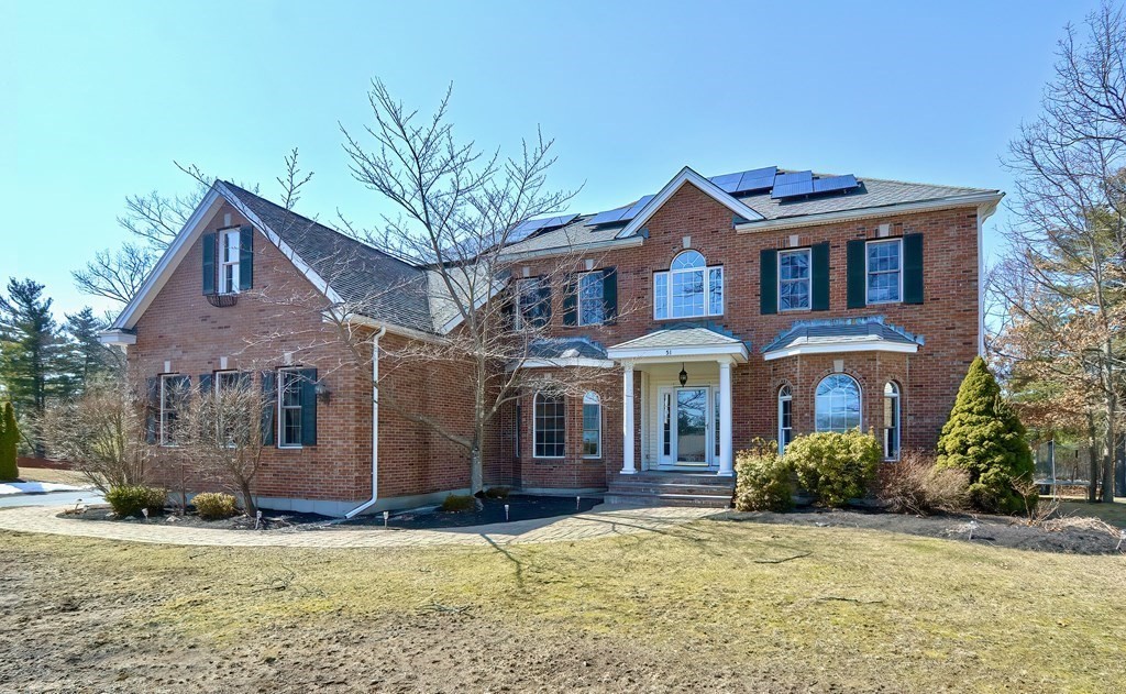 51 Mohawk Path Holliston, MA 01746 - Photo 1 of 42 Gallery Image 1