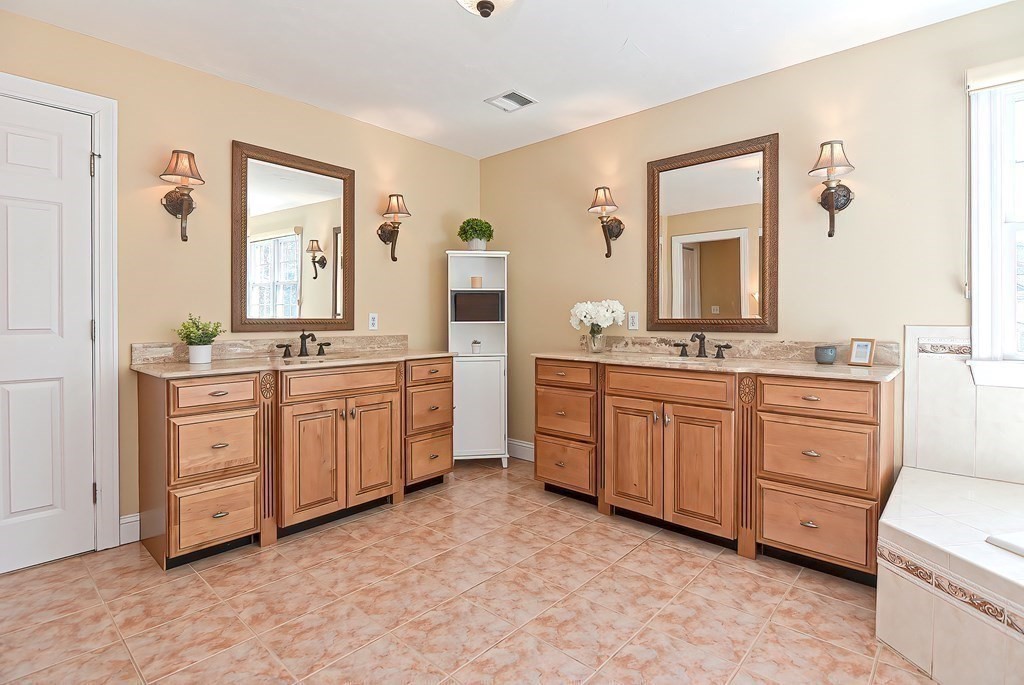 51 Mohawk Path Holliston, MA 01746 - Photo 23 of 42 Gallery Image 23