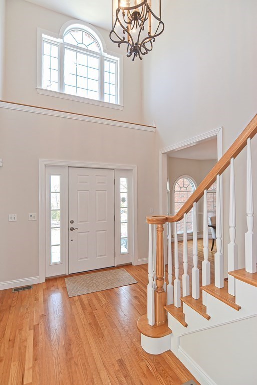 51 Mohawk Path Holliston, MA 01746 - Photo 4 of 42 Gallery Image 4