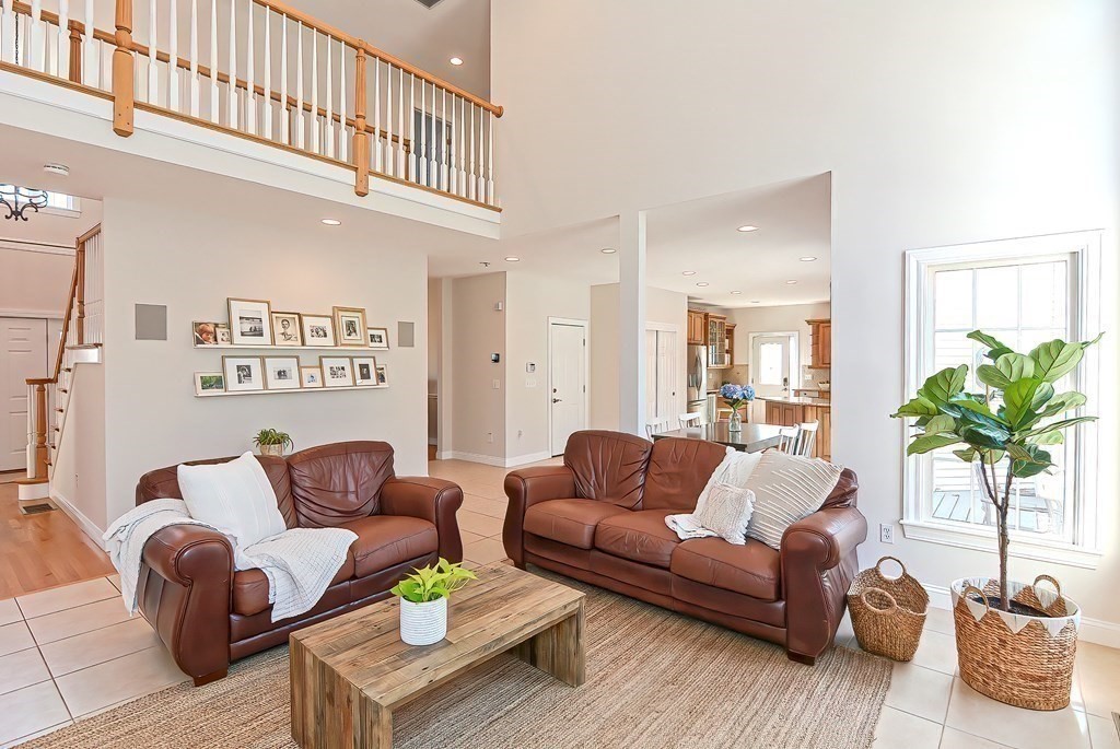 51 Mohawk Path Holliston, MA 01746 - Photo 5 of 42 Gallery Image 5
