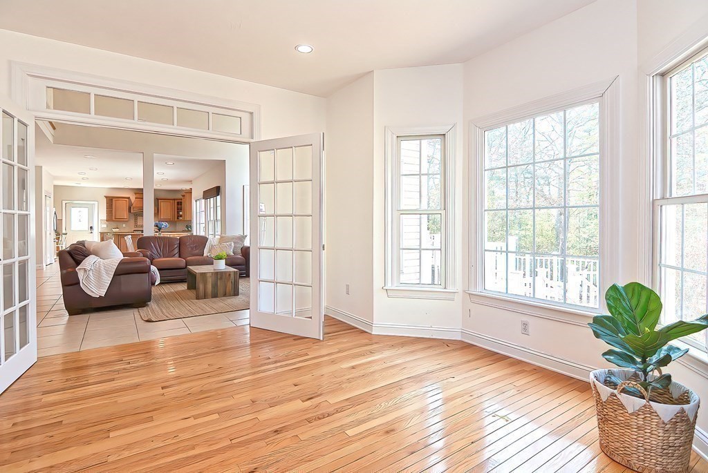 51 Mohawk Path Holliston, MA 01746 - Photo 10 of 42 Gallery Image 10