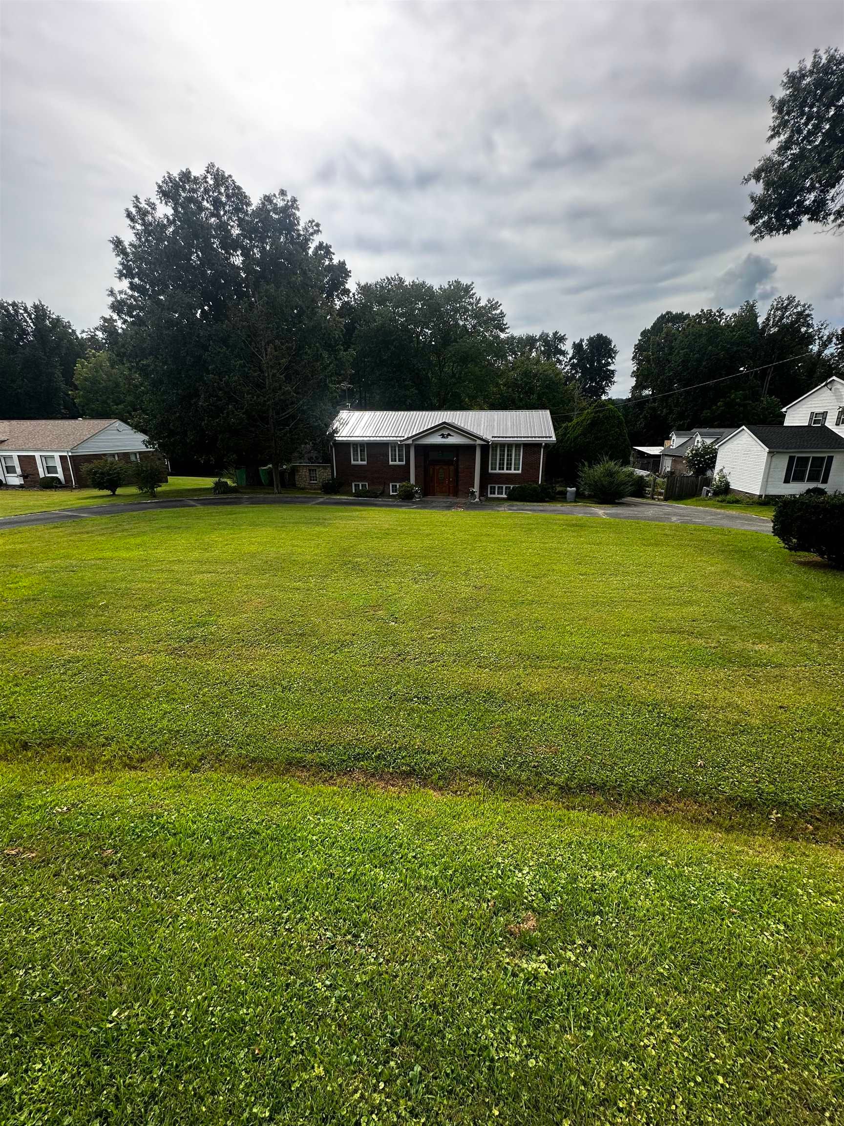 230 Forrest Road Hurricane, WV 25526 - Photo 2 of 29 Gallery Image 2