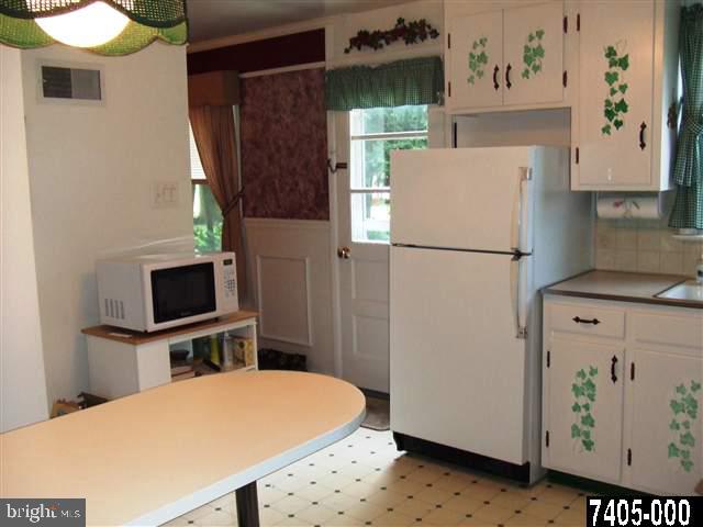 329 Irving Road York, PA 17403 - Photo 11 of 25 Gallery Image 11